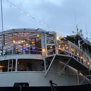 Loginn Hotel en barco